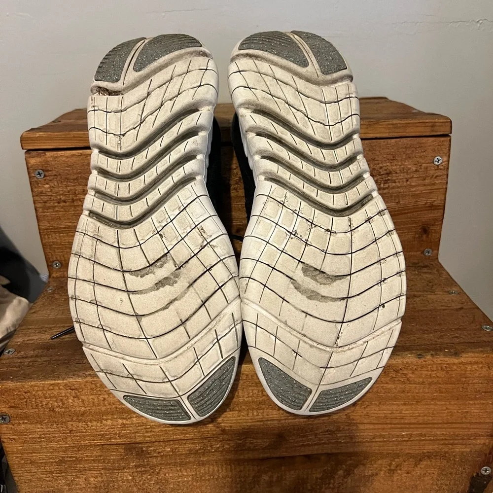 Nike Black and White Men's Athletic Running Sneakers